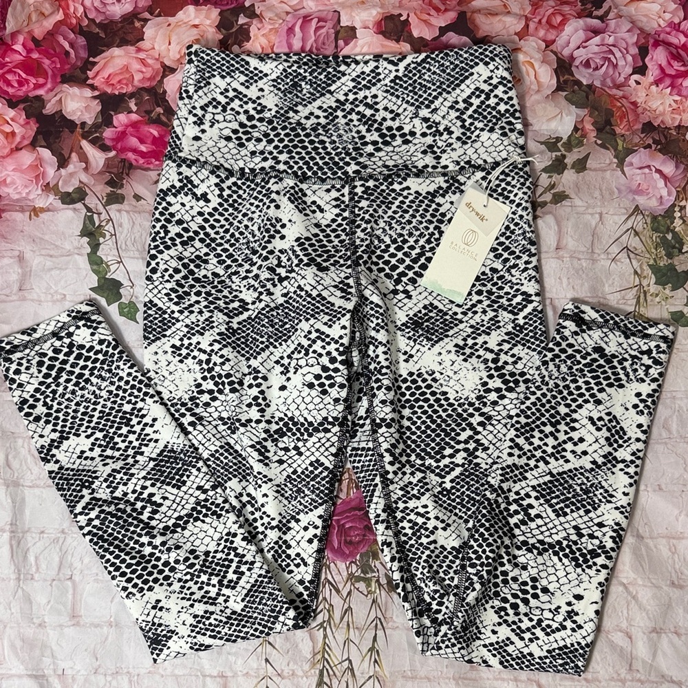 Snakeskin Print Leggings black and white